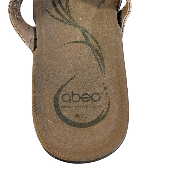 Abeo Sunrise Off White Faux Snake Skin Print Flip Flops Women's Size 10 - Picture 9 of 12
